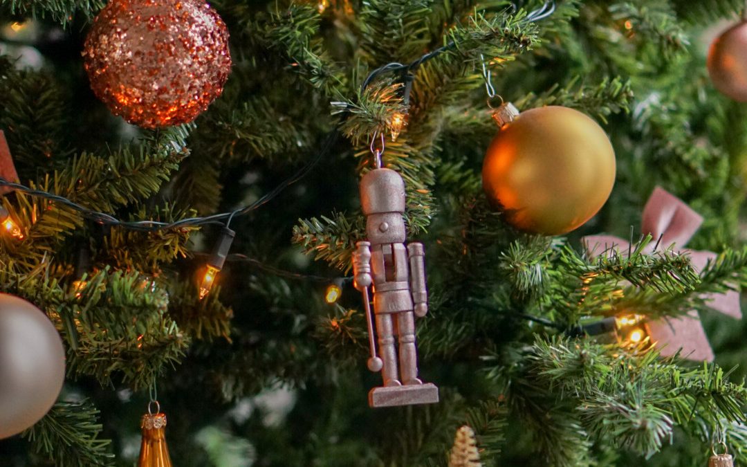 Zelf maken voor kerst: notenkraker hangers voor in de kerstboom